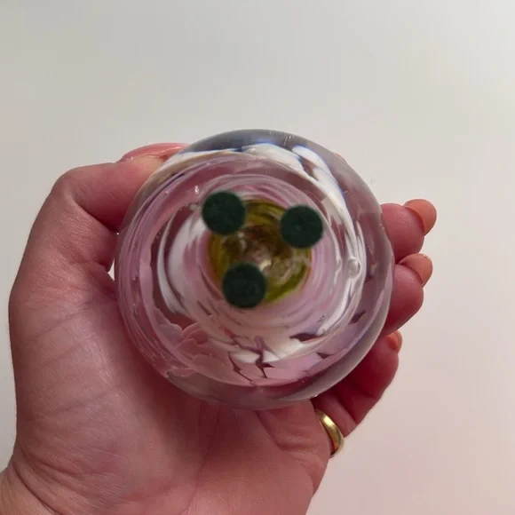 GLASS PAPERWEIGHT 🔮 - Picture 8 of 8